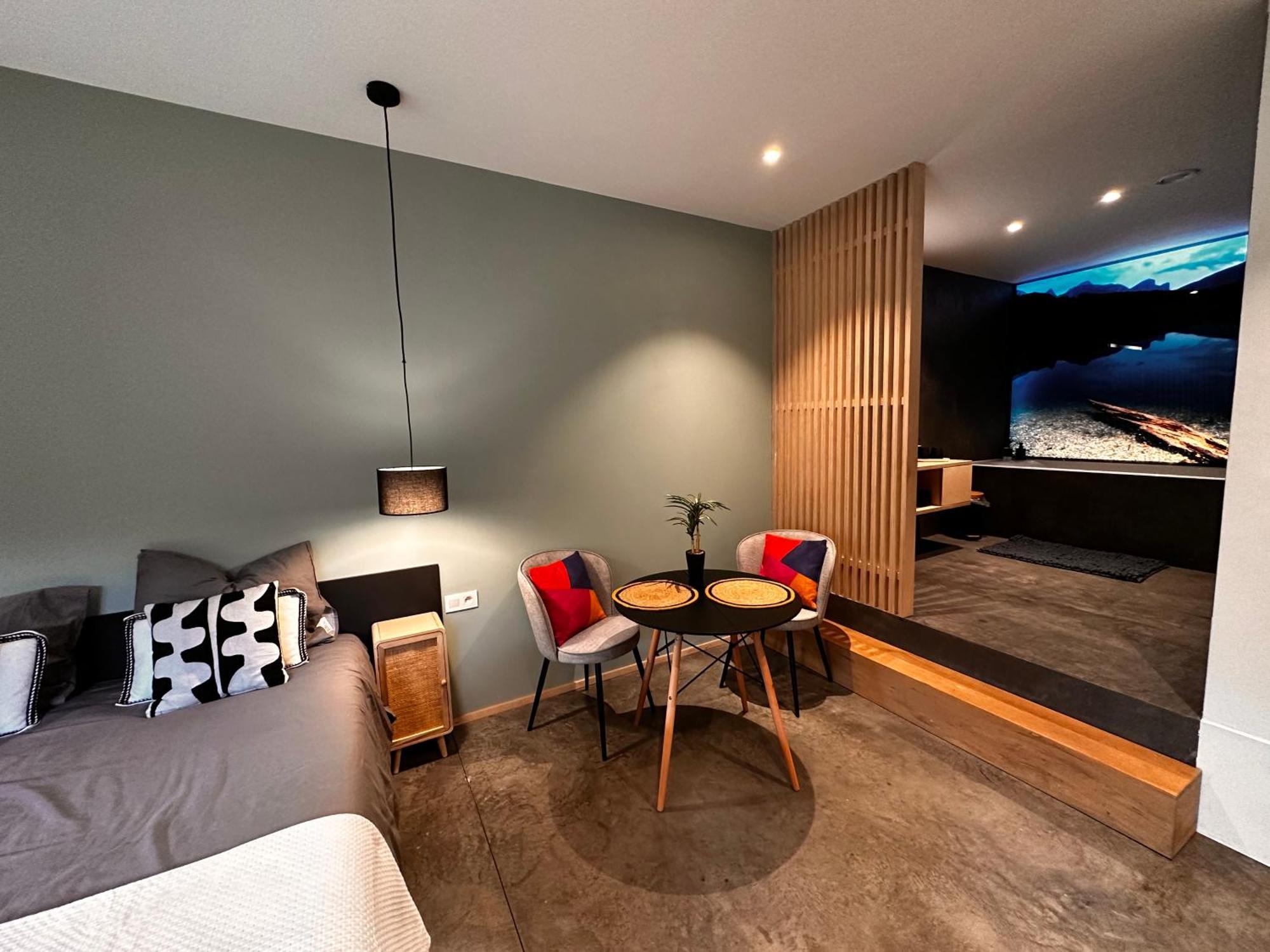 Plaisances, Les Plaisirs Du Bord De Meuse - Chambre D'Hotes Avec Baignoire Spa Profondeville Exterior foto